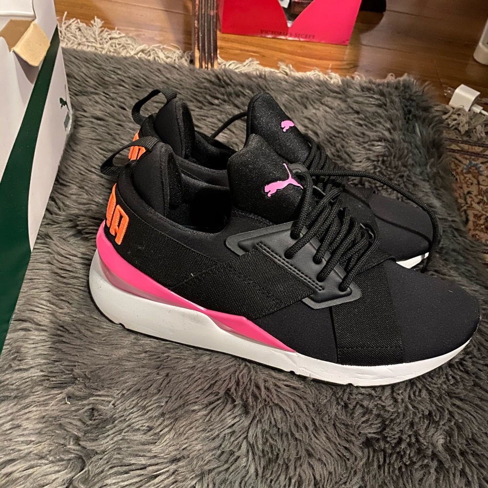 Women’s Puma Size 7 1/2